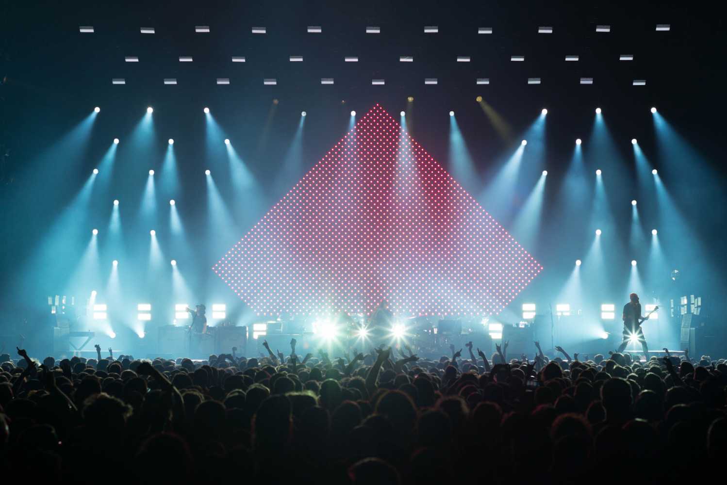Rob Sinclair’s creative design for System of a Down’s tour contained over 800 individually controlled elements