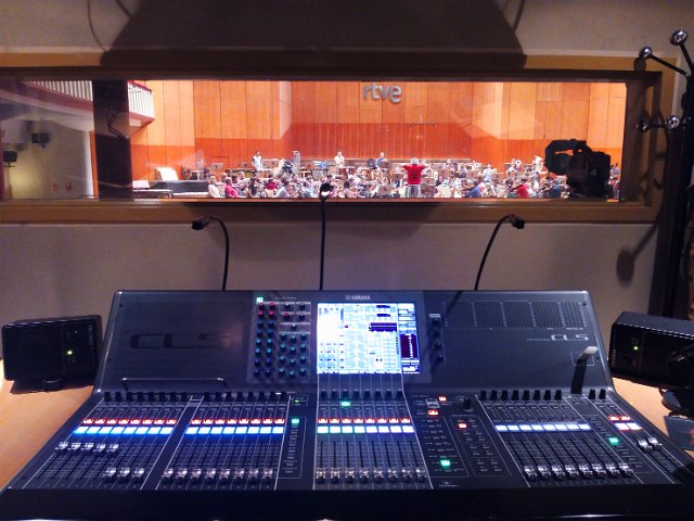 The consoles were supplied by CSS Madrid and installed by engineers of the RTVE radio service