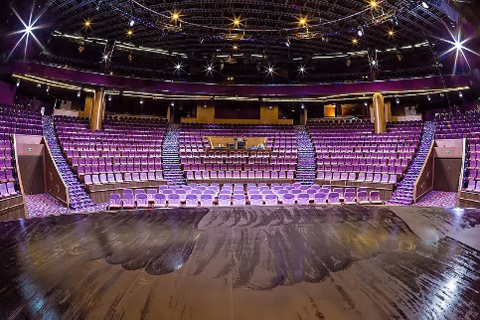 The three levels of Vegas City Hall’s auditorium are covered by a combination of L-Acoustics units