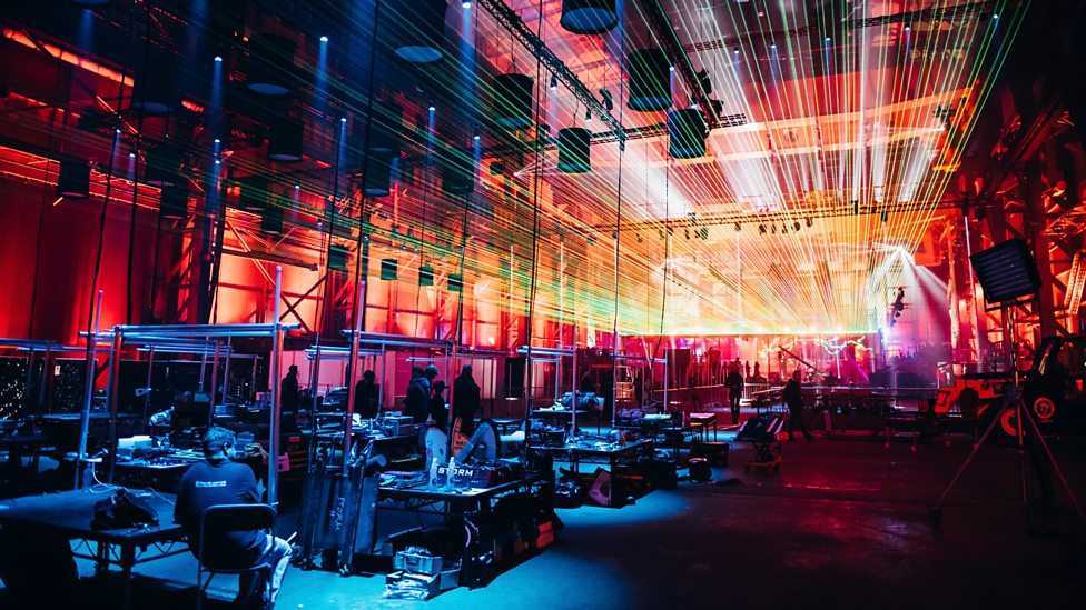 Filmed in front of a live studio audience, the lighting rig featured over 200 automated heads