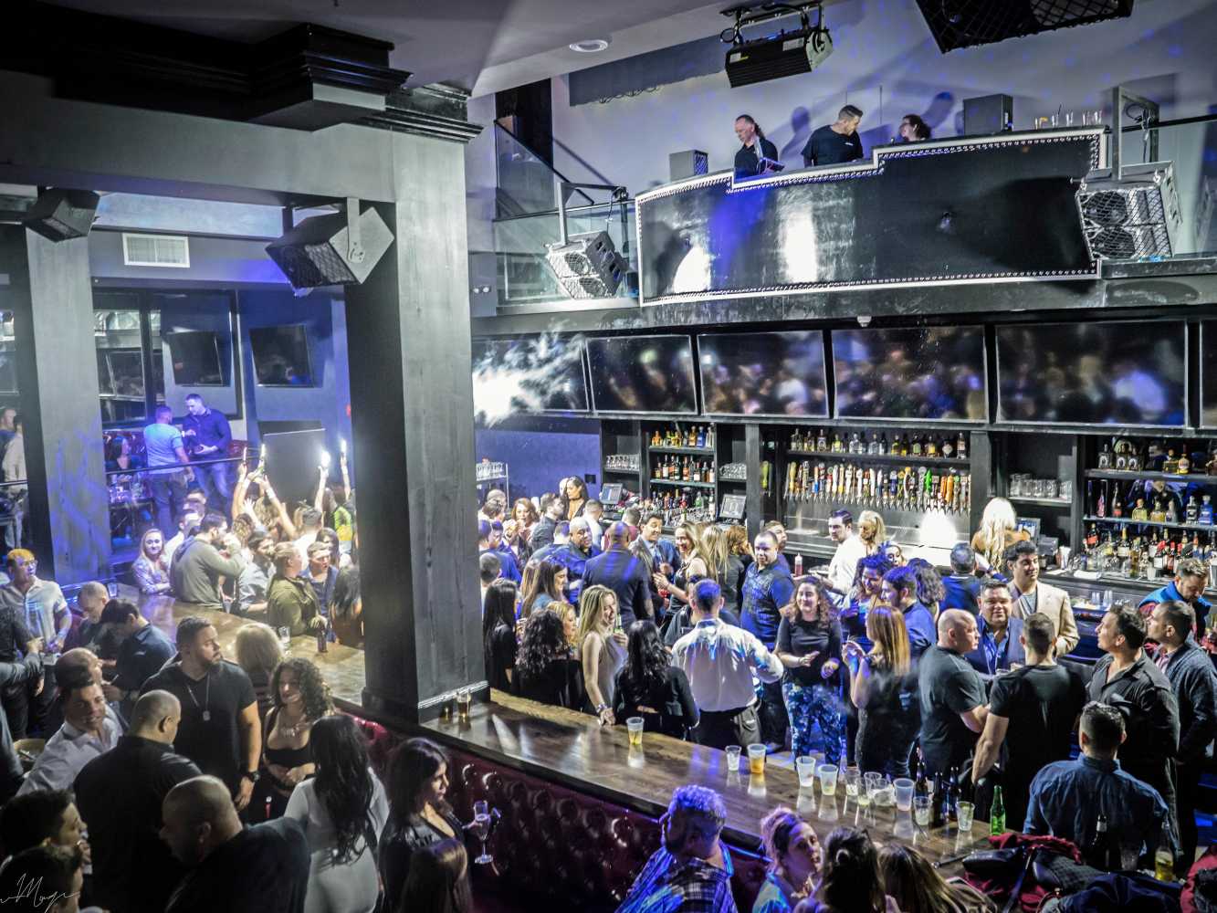 The Hudson Ultra Bar chose Sound Force Series loudspeakers from D.A.S. Audio.