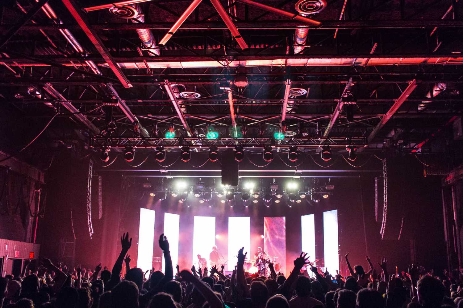 Brooklyn Steel is outfitted with L-Acoustics K2 line arrays, plus delays and stage monitors