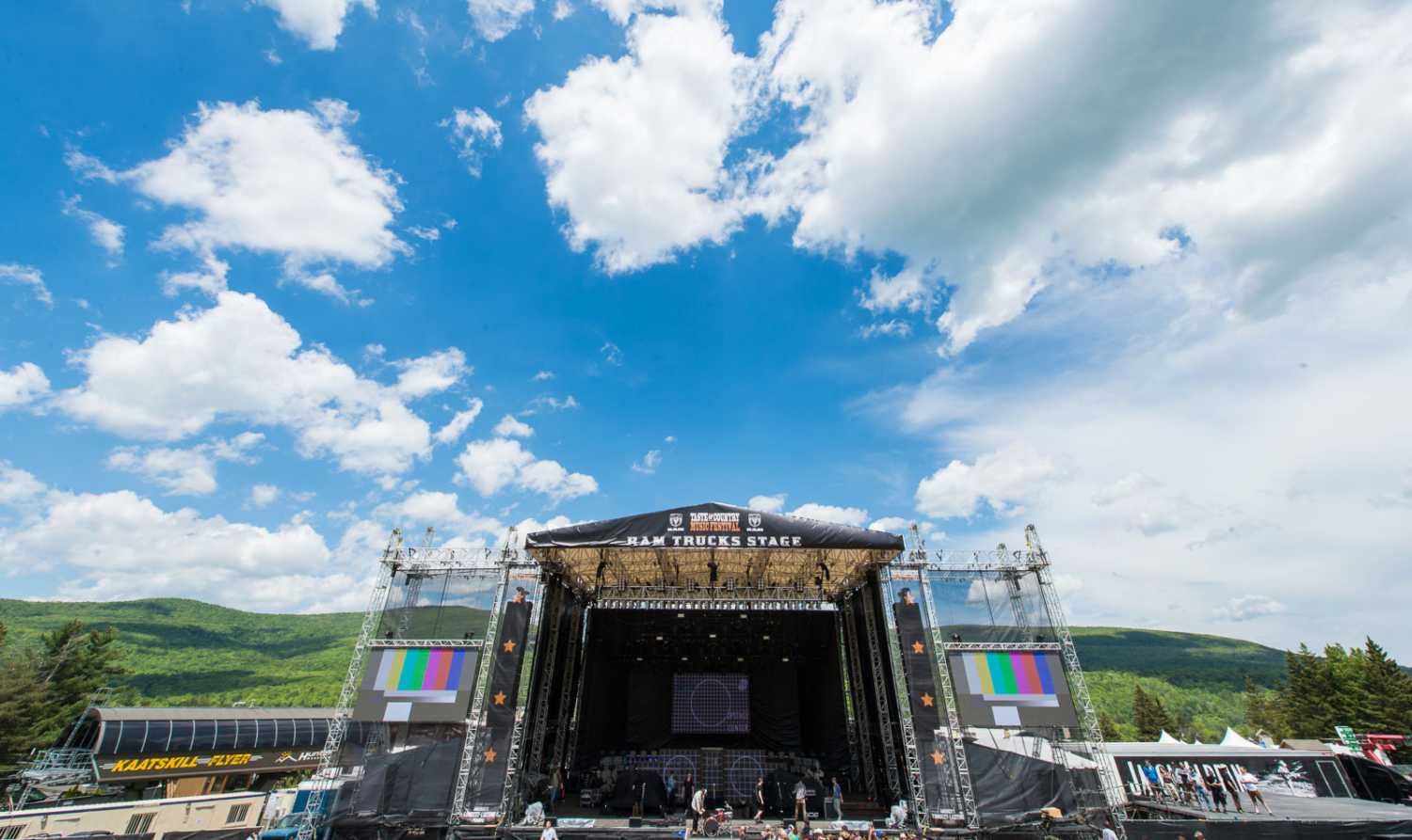 The main RAM Trucks Stage featured performances by Jason Aldean, Miranda Lambert, Sam Hunt, and others (photo: Josh Timmermans)