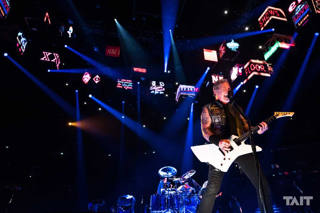 Metallica perform their new single Moth into Flame as 100 drones emerge