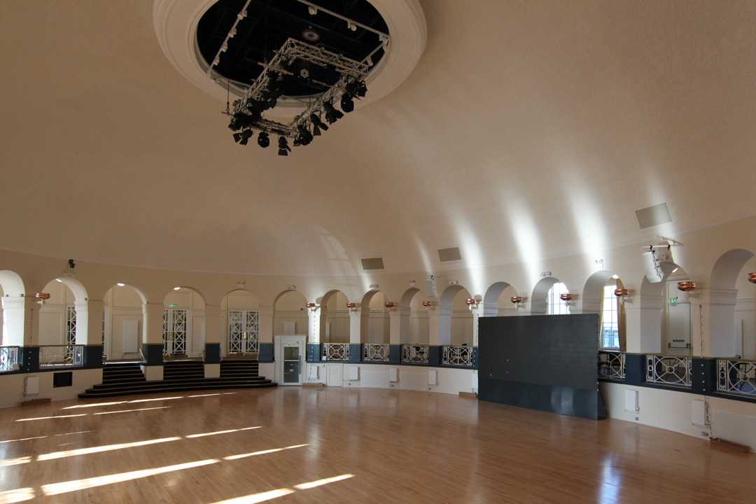 The central space of the Pavilion is the unusual oval-shaped ballroom