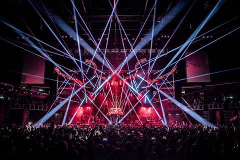 The show at Zagreb Arena featured a spectacular lighting design by Sven Kučinić of LumiLas (photo: Juraj Stipetic)