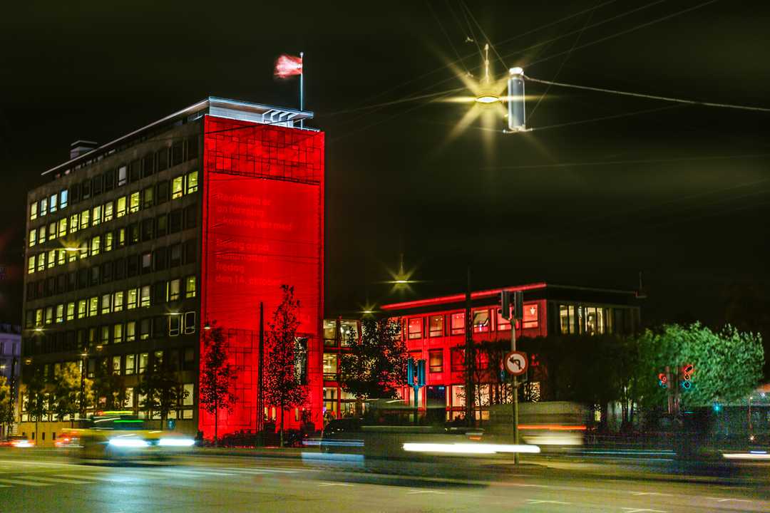 Realdania’s building was hard to miss with a fiery red illumination created with SGM fixtures