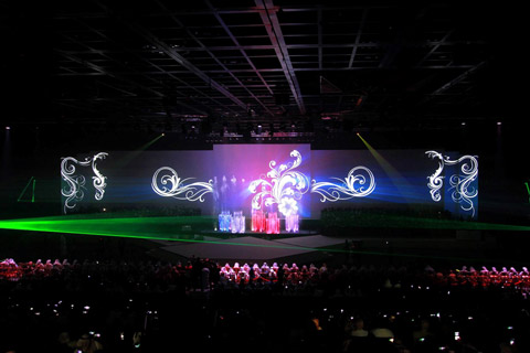 The AUE invited Dubai-based Fountains International Events to craft a video and lighting show