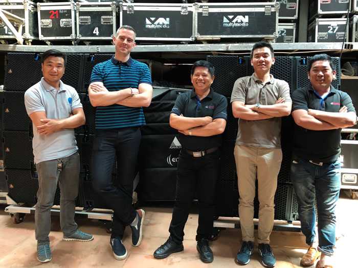 Mr. Hai, Van Lam Audio Equipment; Mr. Alfonso Martin, Sonos Libra; Mr. Hieu Van Nghe, Van Nghe Music Centre owner; Mr. Nguyen Duc Cuong, Van Lam owner; Mr. Phan Nhat, Van Nghe Music Centre