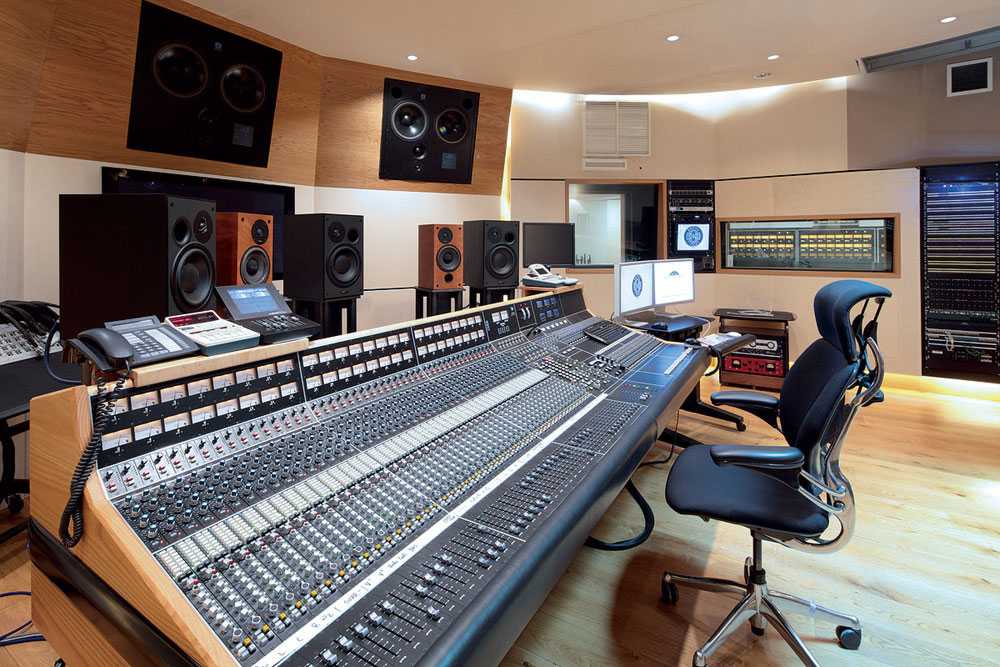 The first course will be held at Mark Knopfler's British Grove Studios in West London