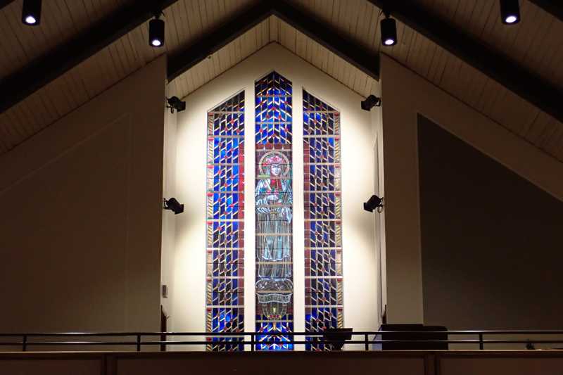 LESCO Lighting Technology installed a bright and energy-efficient worship design
