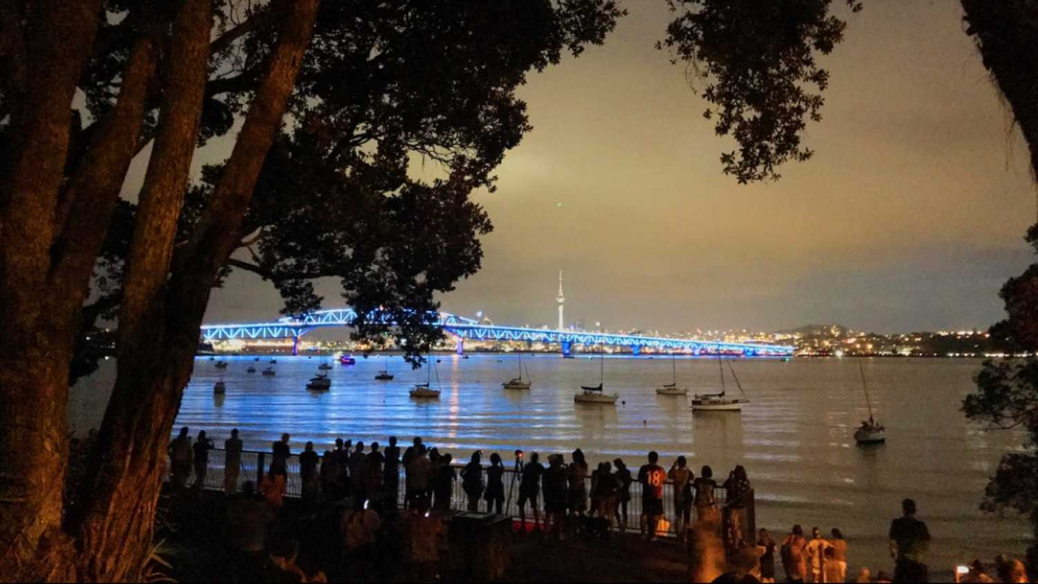 Thousands of individual LED pixels cover the bridge’s steel lattice work and its main arch