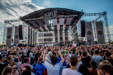 Electrobeach is the country’s largest electronic music festival, featuring more than 100 DJs