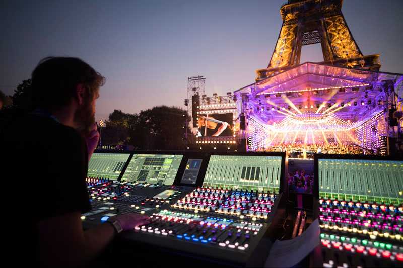 The concert was immediately followed by a fireworks show on the Eiffel Tower I Photo: Radio France / Christophe Abramowitz