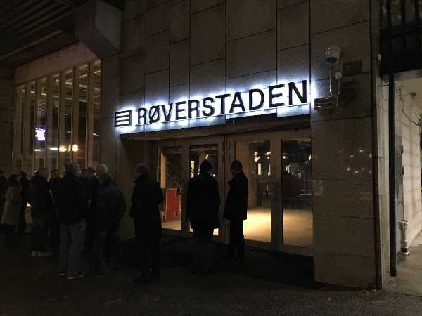 Røverstaden is situated in the basement of a three-storey building in Oslo city centre