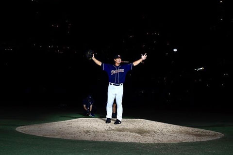 Lighting designer Leonard Delgado and the team at MSI were contracted to spotlight the famed pitcher