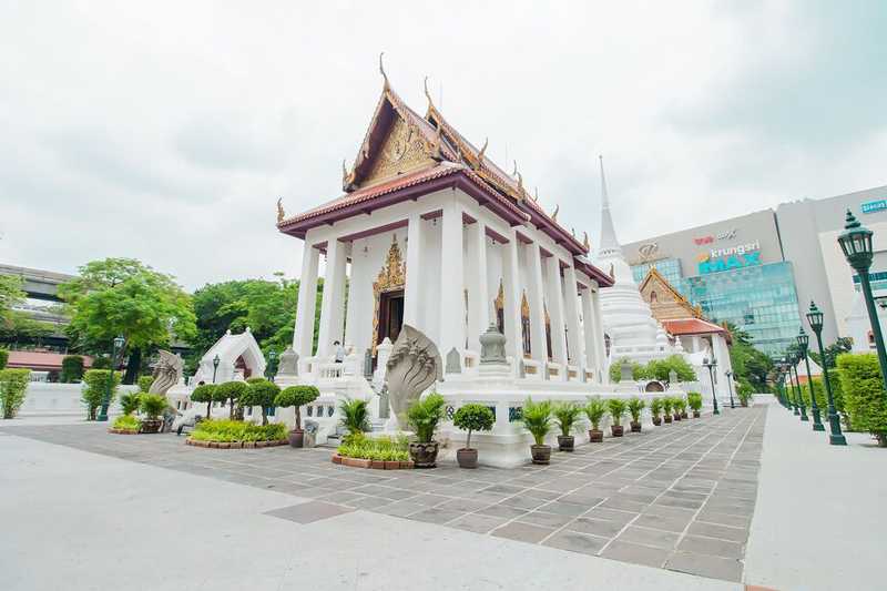 Phrarajasatta Pavilion is a mid-19th century Buddhist temple in Bangkok