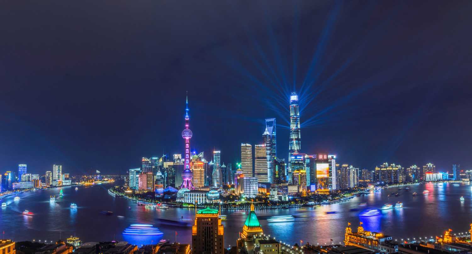 Shanghai Tower has been brought to life by powerful beams from PR Lighting