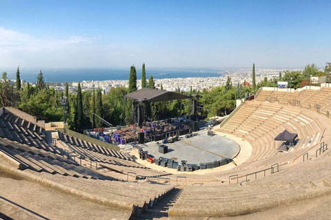 Bryan Ferry’s world tour played Thessaloniki’s Dassous (Forest) Theatre