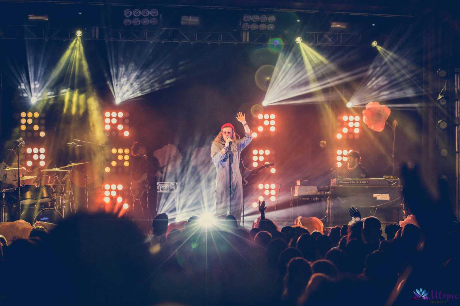 Allen Stone and his band are currently on a 48-city North American tour (photo: Travis Ferkich)