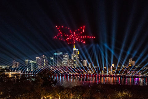 The Proteus light show was designed to support the drone show over the Main (photo: Ralph Larmann)