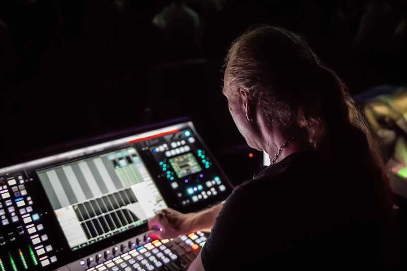 FOH engineer Matt-West with the SSL L500