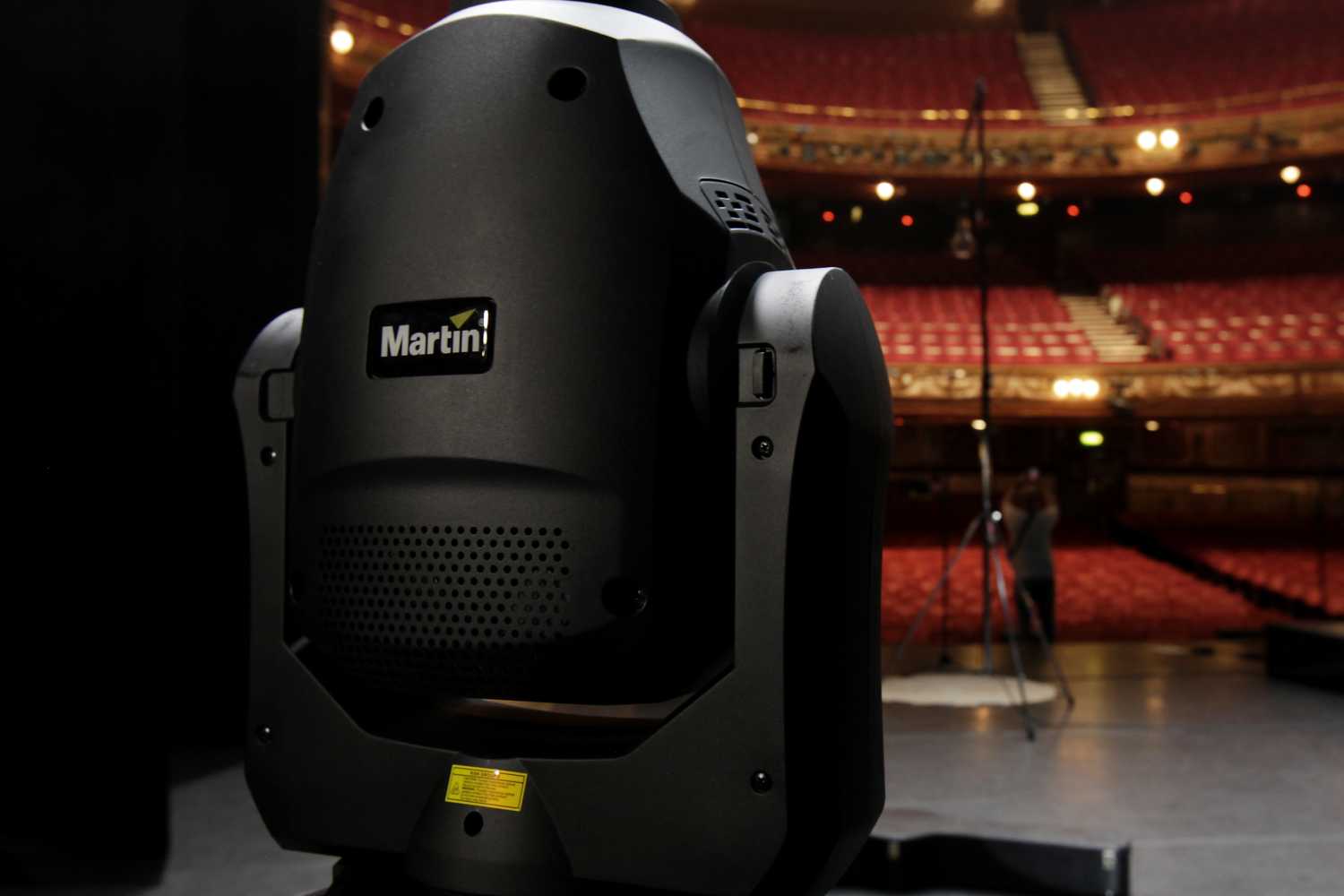 The ERA 300 Profile is a compact LED moving head, designed to be easy to handle and rig