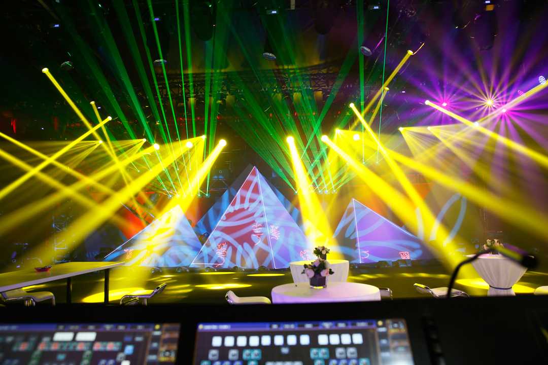 PR Lighting at the Poly World Trade Centre in Guangzhou