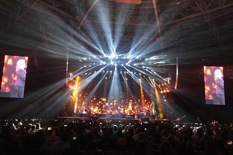 Duo Pimpinela played the 4,000-capacity Gran Arena Monticello in Chile