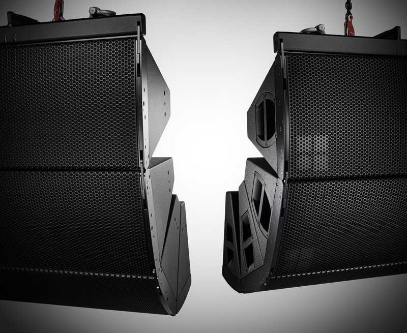 Up to four loudspeakers can be flown either in vertical or horizontal arrays