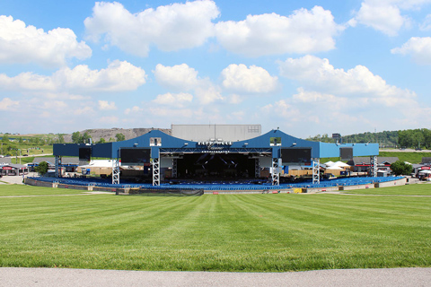 The Hollywood Casino Amphitheatre seats 7,000 people under its roof and 13,000 on its vast lawn
