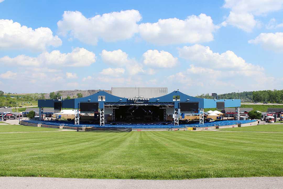 The Hollywood Casino Amphitheatre seats 7,000 people under its roof and 13,000 on its vast lawn