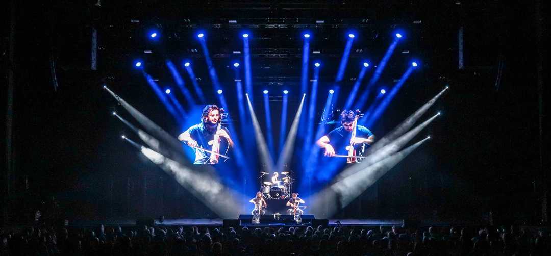 The US tour played arenas in major cities (photo: Crt Birsa)