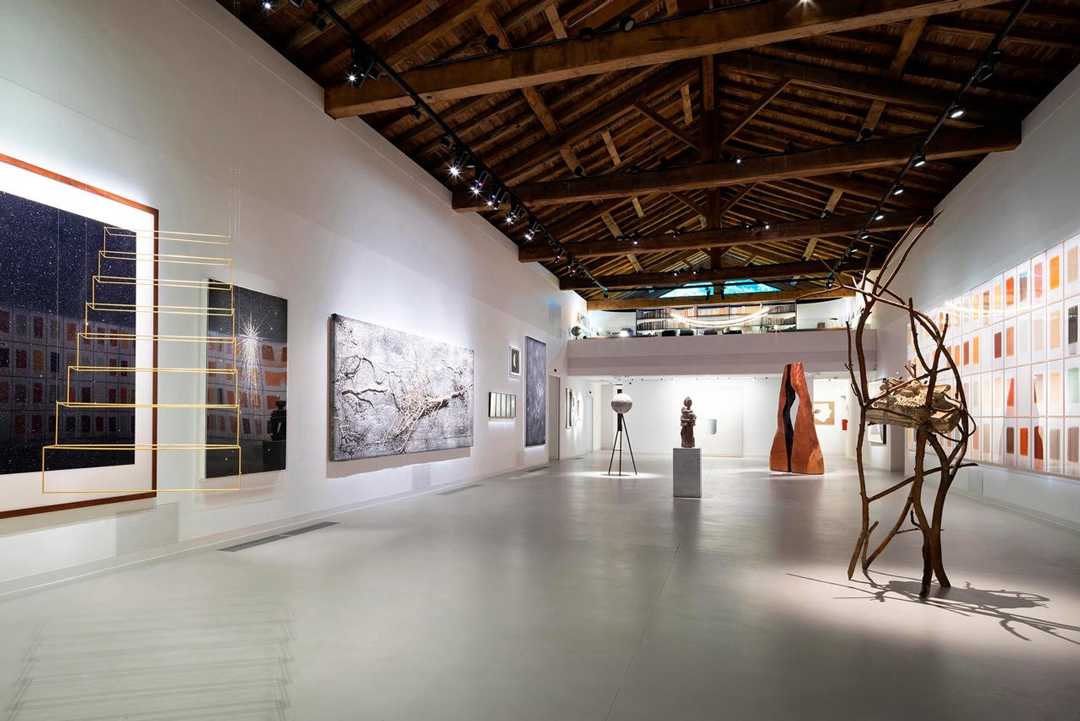 La Laiterie is a new gallery space within the Domaine des Étangs complex