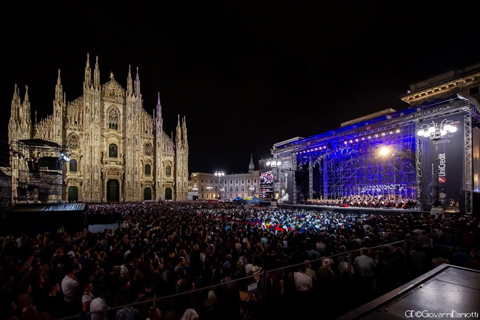 Thousands flock to Milan’s Teatro alla Scala for the Orchestra Filarmonica della Scala free open air concert (photo: G. Hanninen)