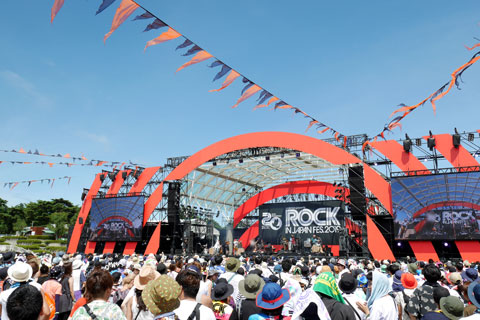 A total audience of 337,421 enjoyed wall to wall music across the stages over the five days