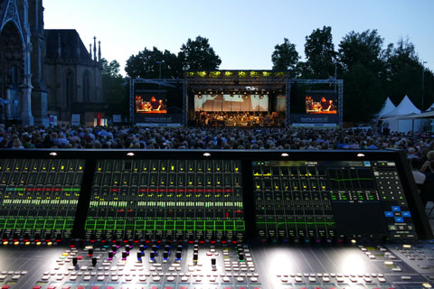 Lawo mc² mixing consoles were used for both the FOH mix and the audio mix for the telecast