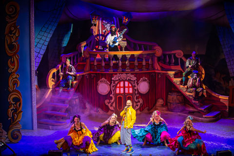 Peter Pan plays Blackpool (photo: Louise Stickland)