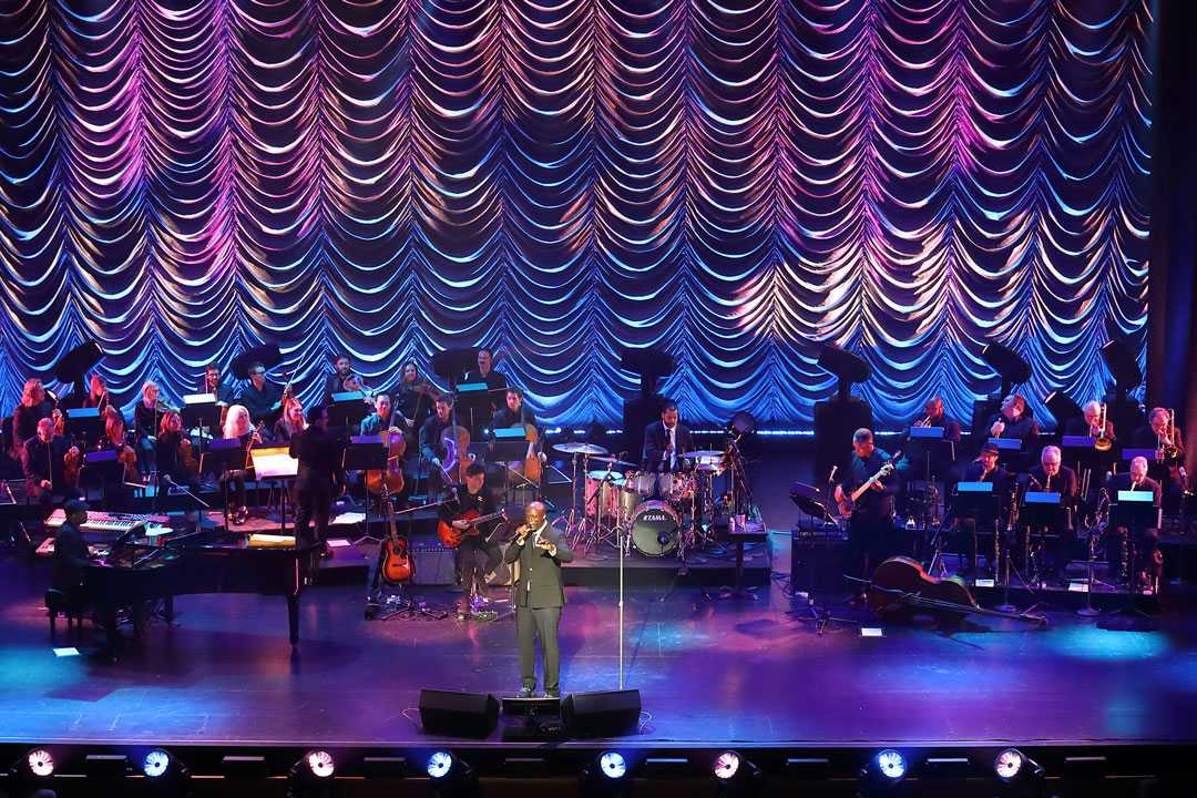 Seal performed with a 29-piece orchestra (photo: Marc Glassman)