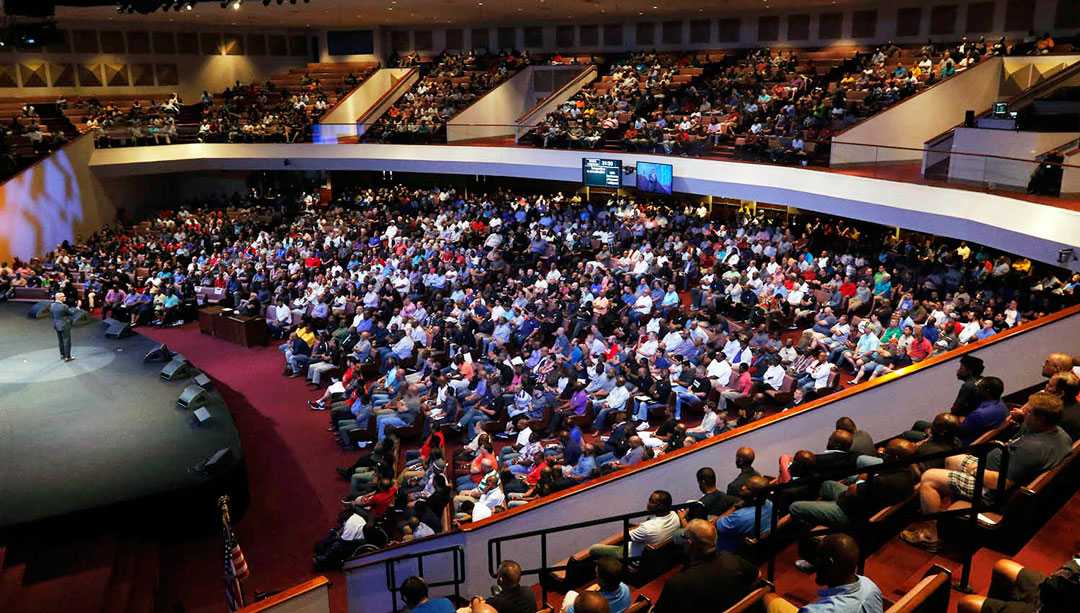 The venue seats around 3,280 people, shaped in a semi-circle, with large balconies and unobstructed sight lines