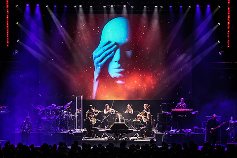 Marillion With Friends From The Orchestra (photo: Alison Toon)