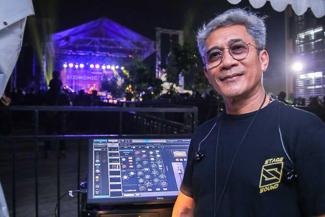 FOH engineer Sony Soebowo