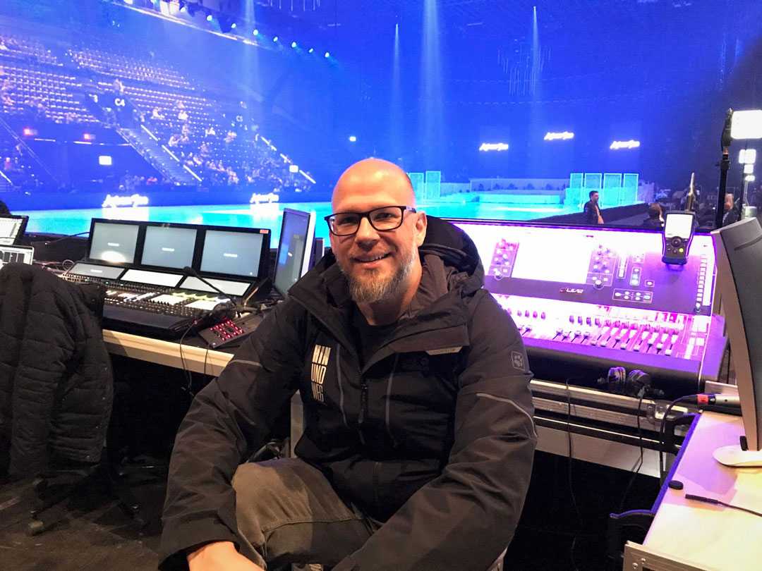 FOH engineer Sascha Kohl