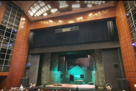 Rishon LeZion Hall’s 970-seat auditorium