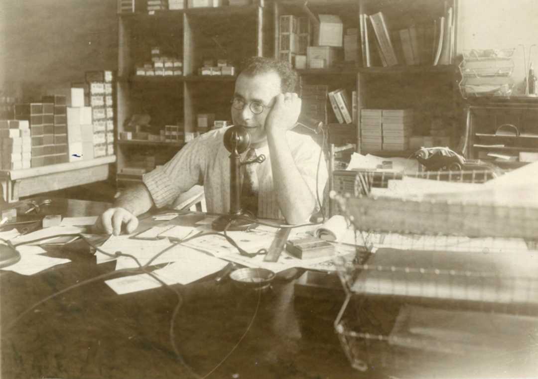 Shure was founded by  Sidney N. Shure in 1925 as a one-man company selling radio parts kits