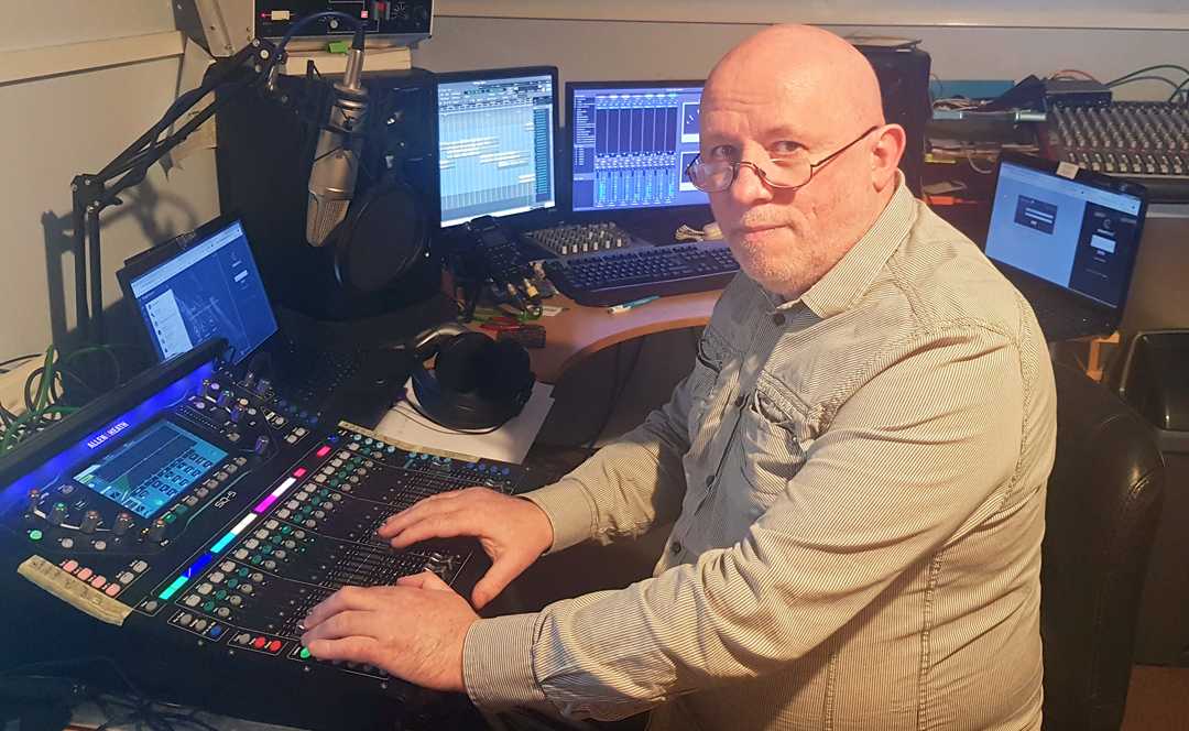 East Leeds FM sound engineer, Phil Driscoll at the controls of the SQ-5