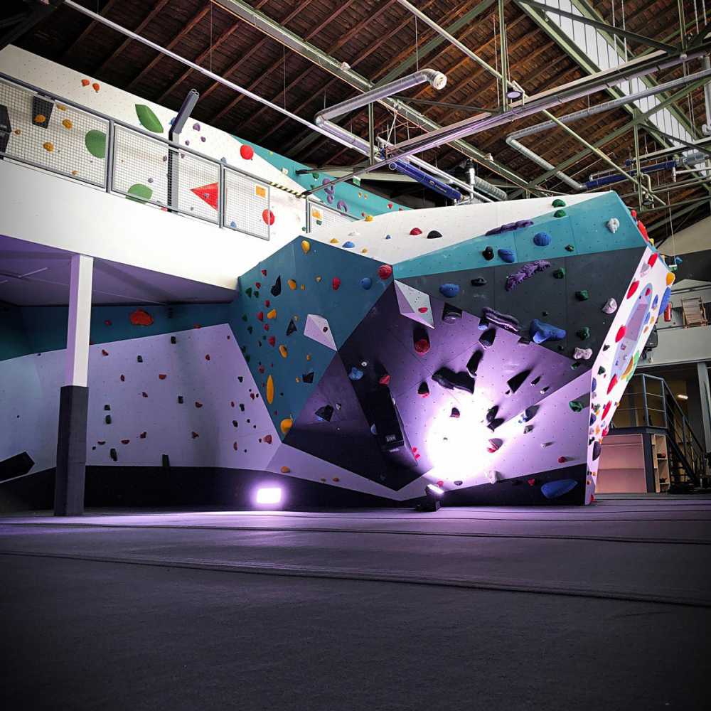 Thebroadcasts are livestreamed from the city’s indoor climbing centre Bloc48