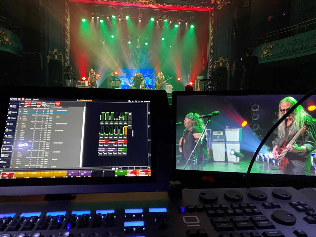 Pierre Roy directed The Elation rig with an Obsidian Control Systems NX4 console