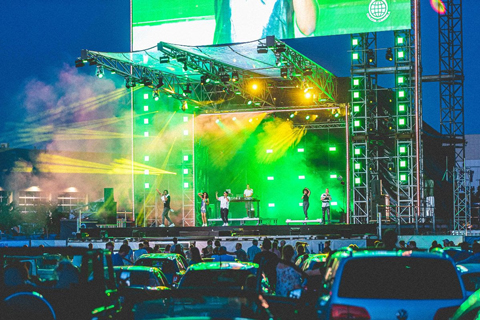 The Karlsruhe Trade Fair opened with a concert by Swiss pop singer Beatrice Egli (photo: Paul Gärtner)