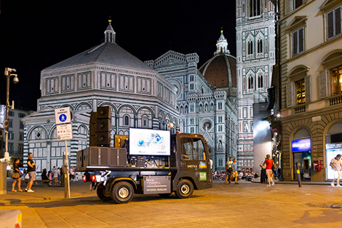 Two Cricket PE30 vehicles broadcast the entire concert via live streaming